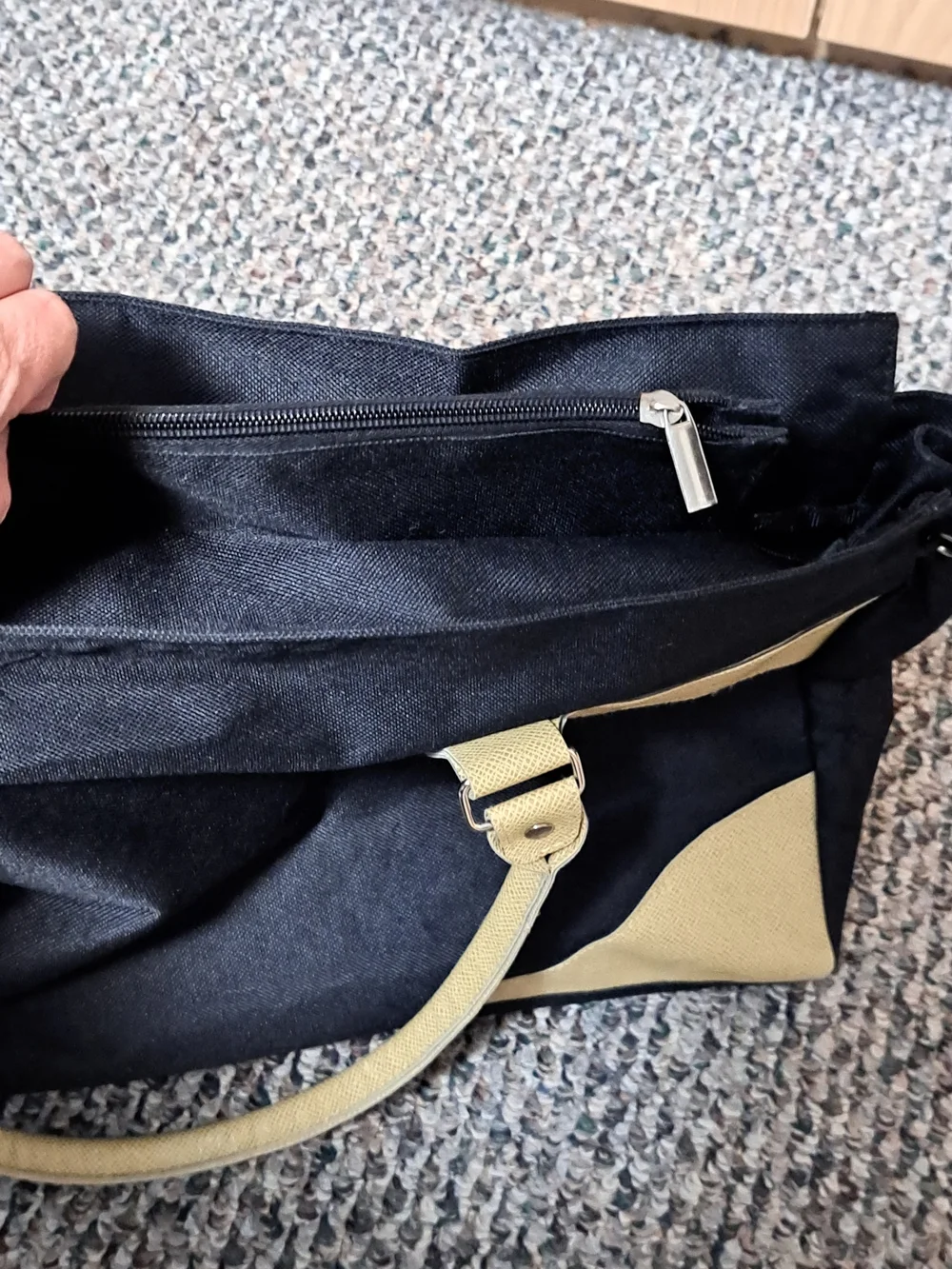 Black and Beige Bijoux Terner Travel Tote